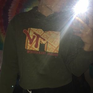 💚Cropped MTV Sweatshirt💚